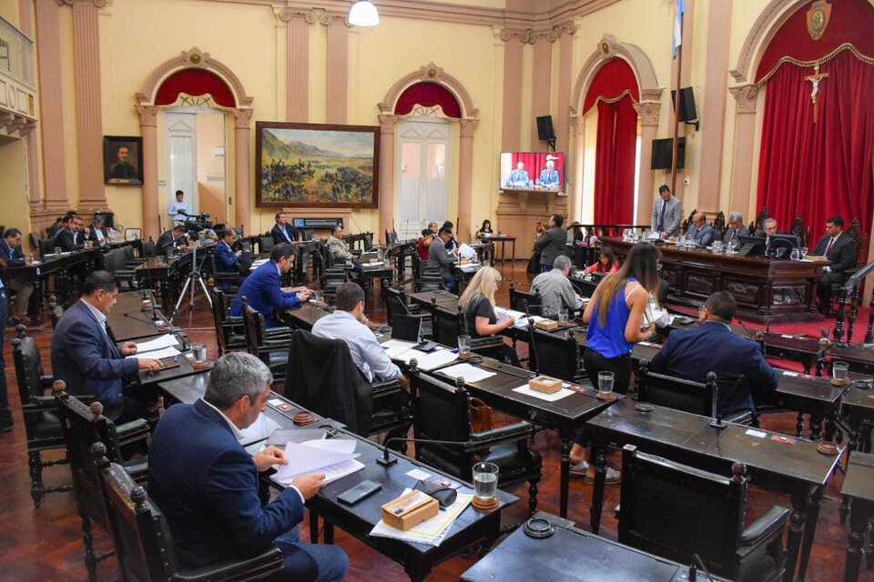 La Pr Rroga De La Emergencia H Drica Se Convirti En Ley Sin Agenda